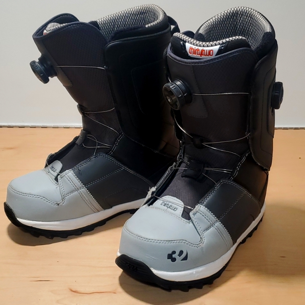 32 snowboard boots double Boa size 9
